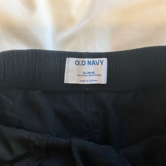 Old Navy Black Jack Linen-Blend Drawstring Shorts for Girls 🖤 - Picture 3 of 5